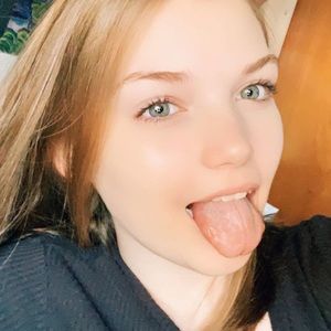 Meet your Posher, Chloe